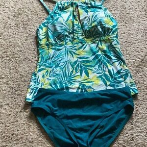 Ellen Tracy Green and Yellow Swim Tankini